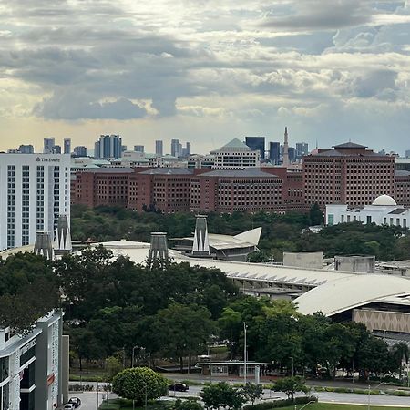 Ct View Homestay By Ifaizal, Presint 15 بوتراجايا المظهر الخارجي الصورة